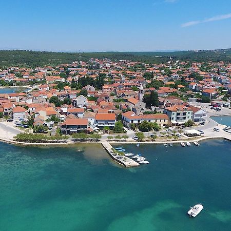 Holiday Home Zemljak Сукошан Екстер'єр фото