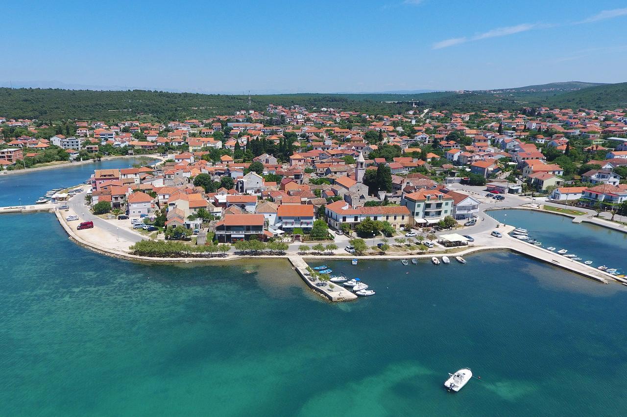 Holiday Home Zemljak Сукошан Екстер'єр фото
